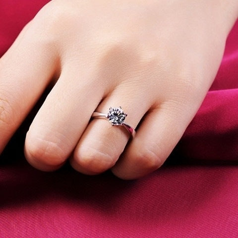 Women's Simple Six Claw Diamond Ring